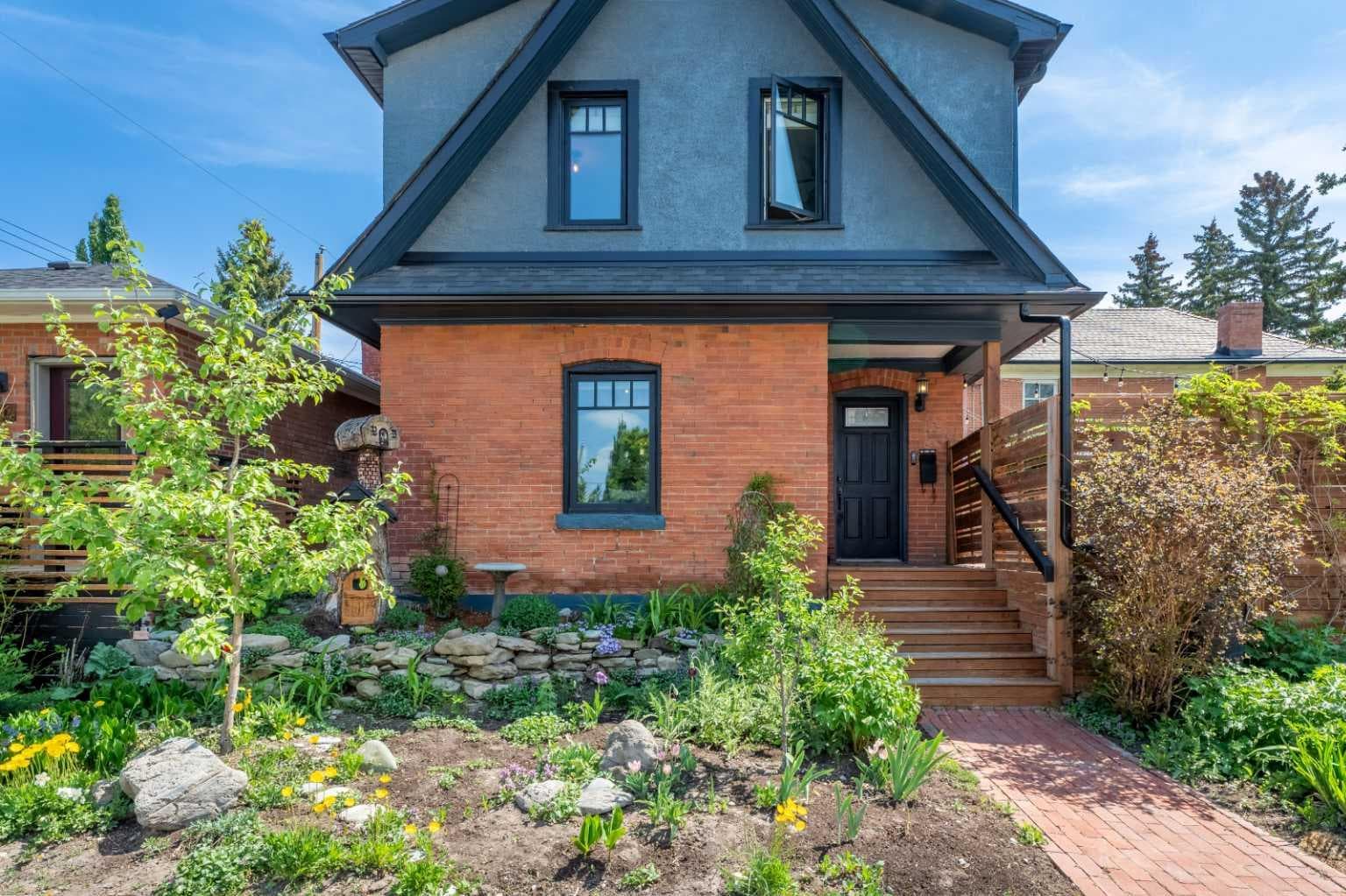 3216 17 Street SW — photo 1