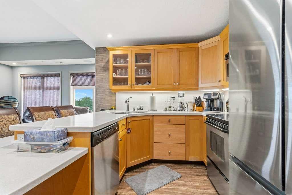 401, 5100 Lakeshore Drive — photo 5