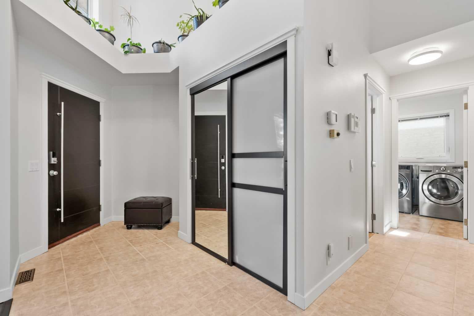 28 Mt Norquay Gate SE — photo 3