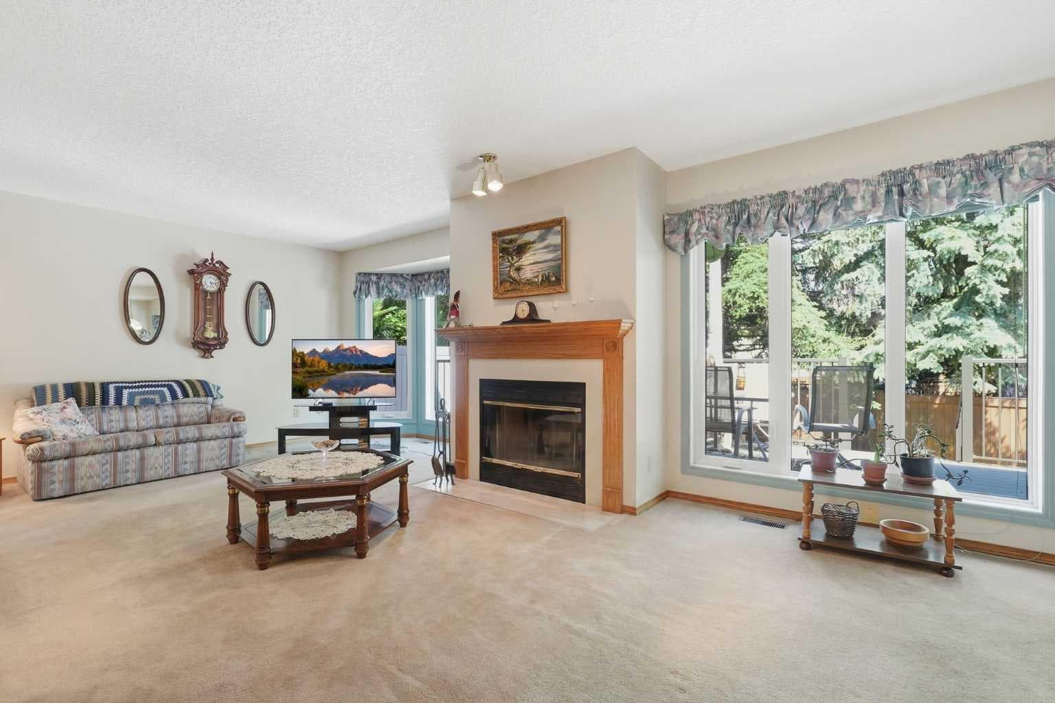 22A Woodmeadow Close SW — photo 3