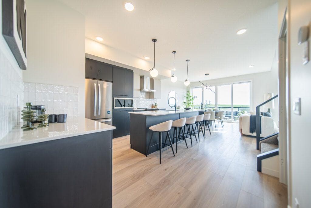 Detached in Heritage Hills