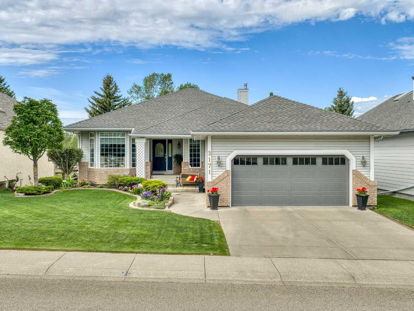Detached in Douglasdale/Glen