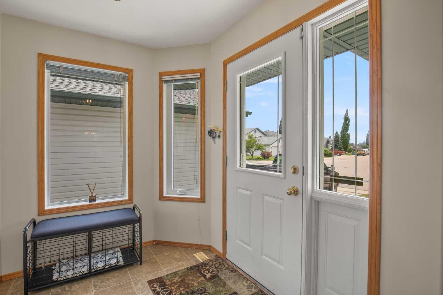 6014 44 Street Crescent — photo 4