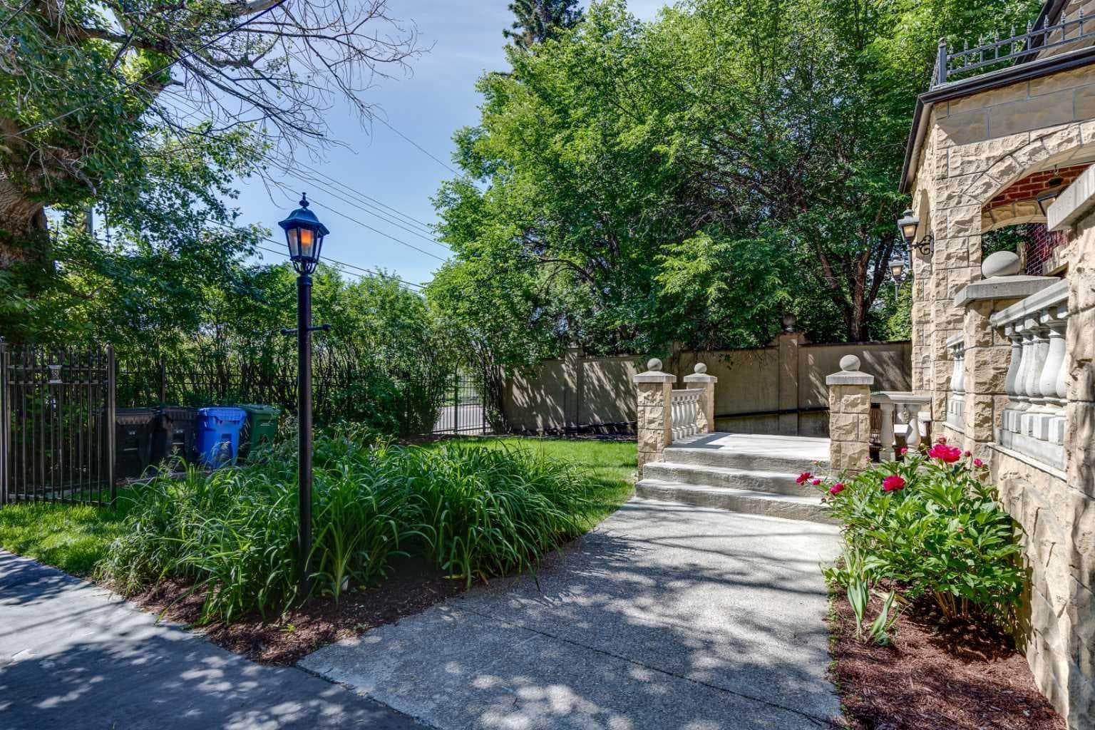 628 Elbow Drive SW — photo 3
