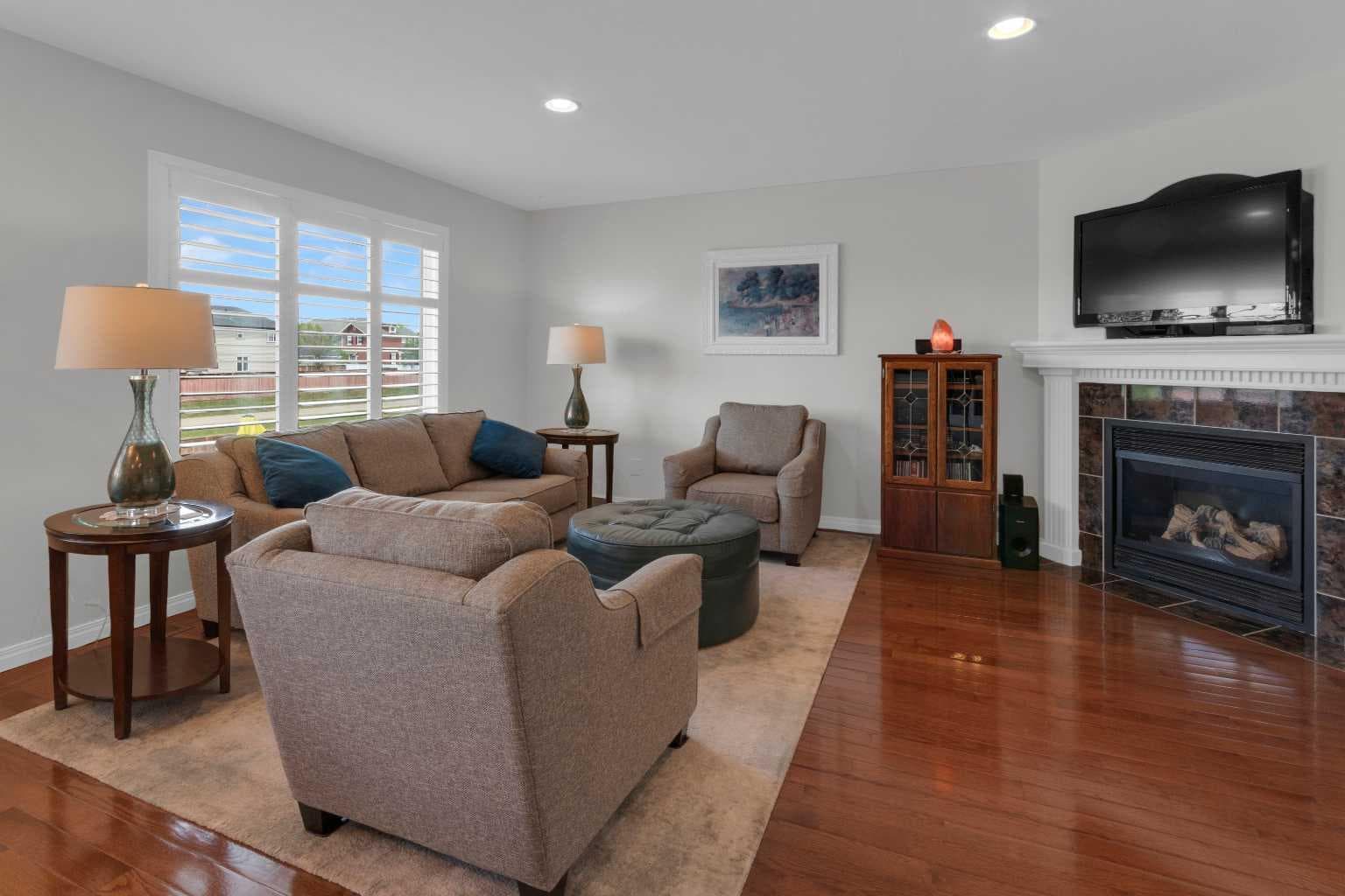 381 Silver Springs Way NW — photo 4