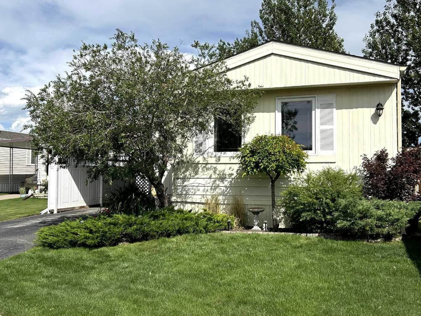 221, 99 Arbour Lake Road NW — photo 1