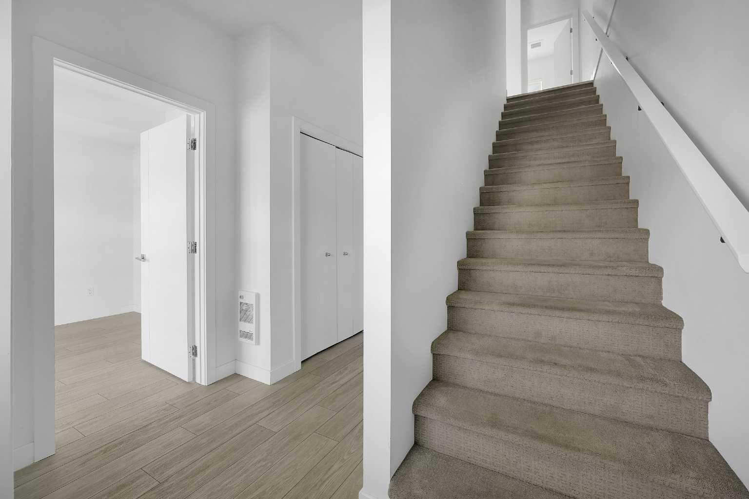 693 Savanna Boulevard NE — photo 3