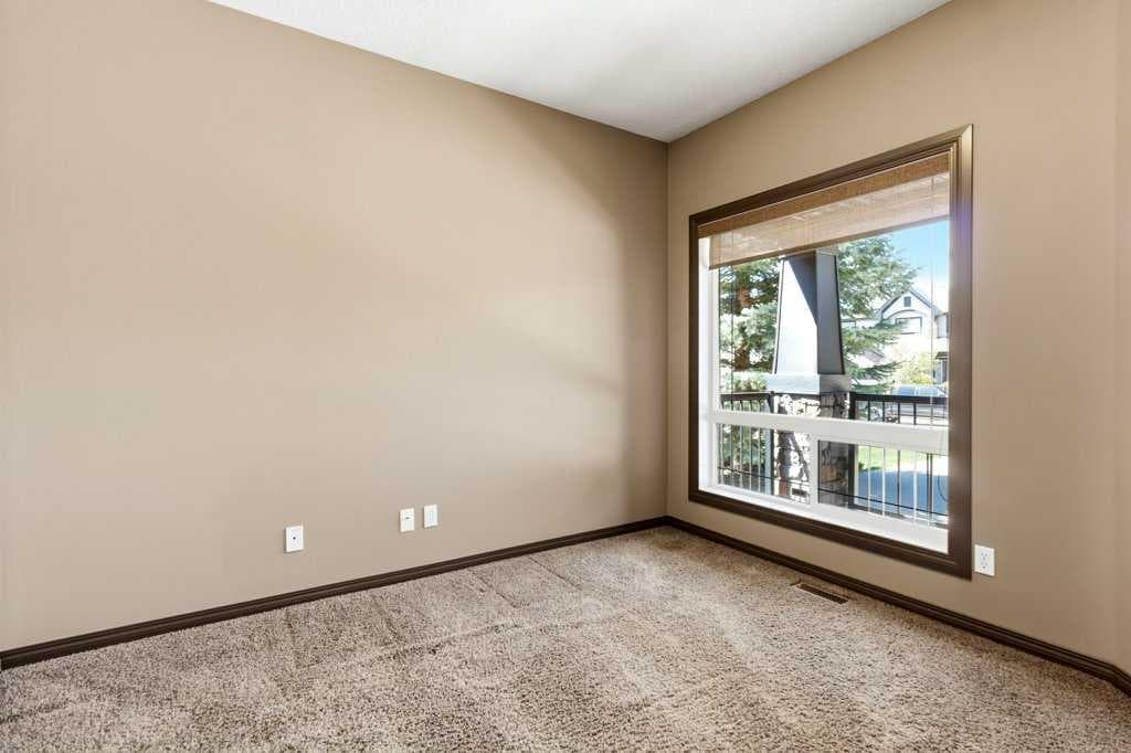 23 Aspen Stone Crescent SW — photo 3