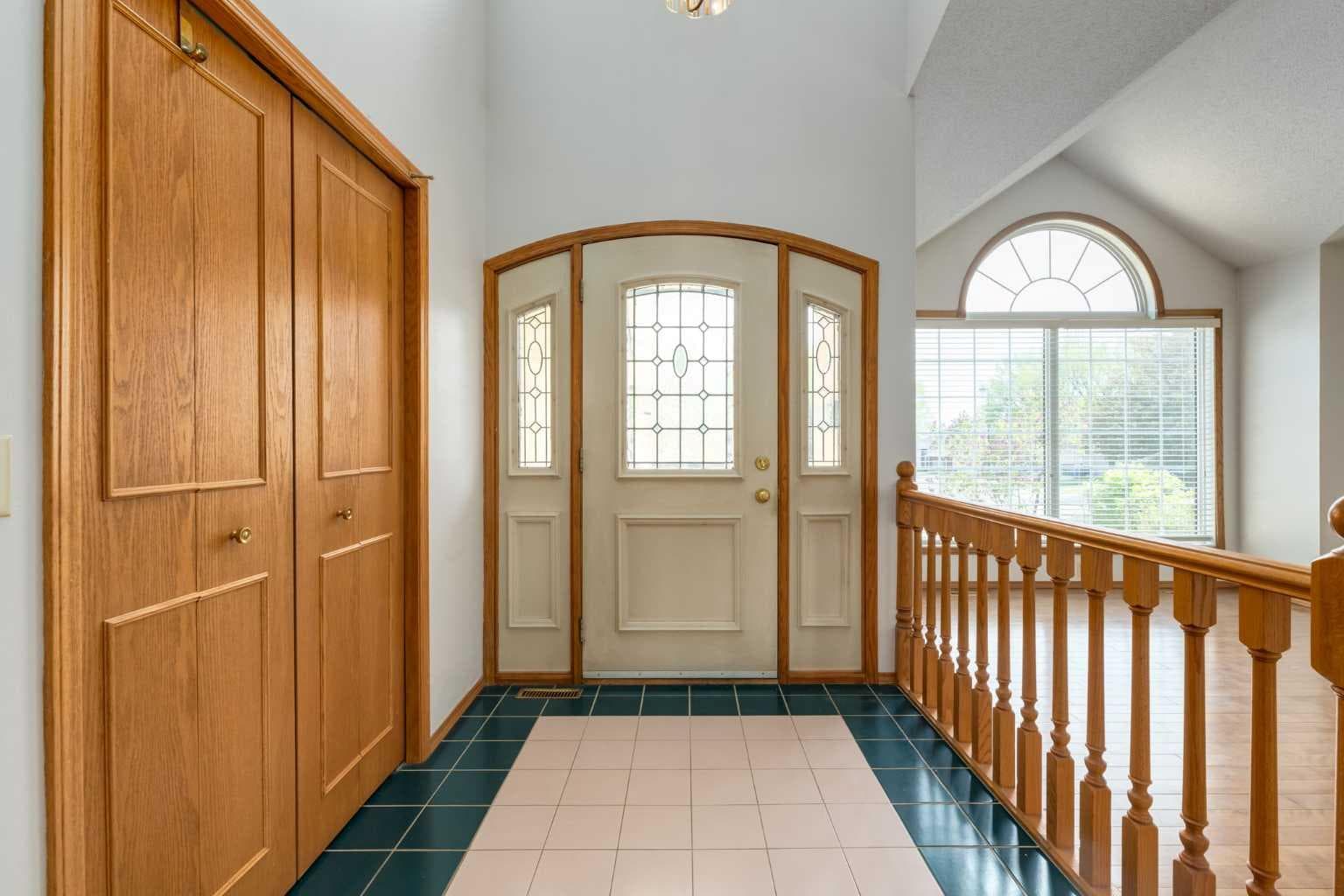 183 Edgevalley Circle NW — photo 2