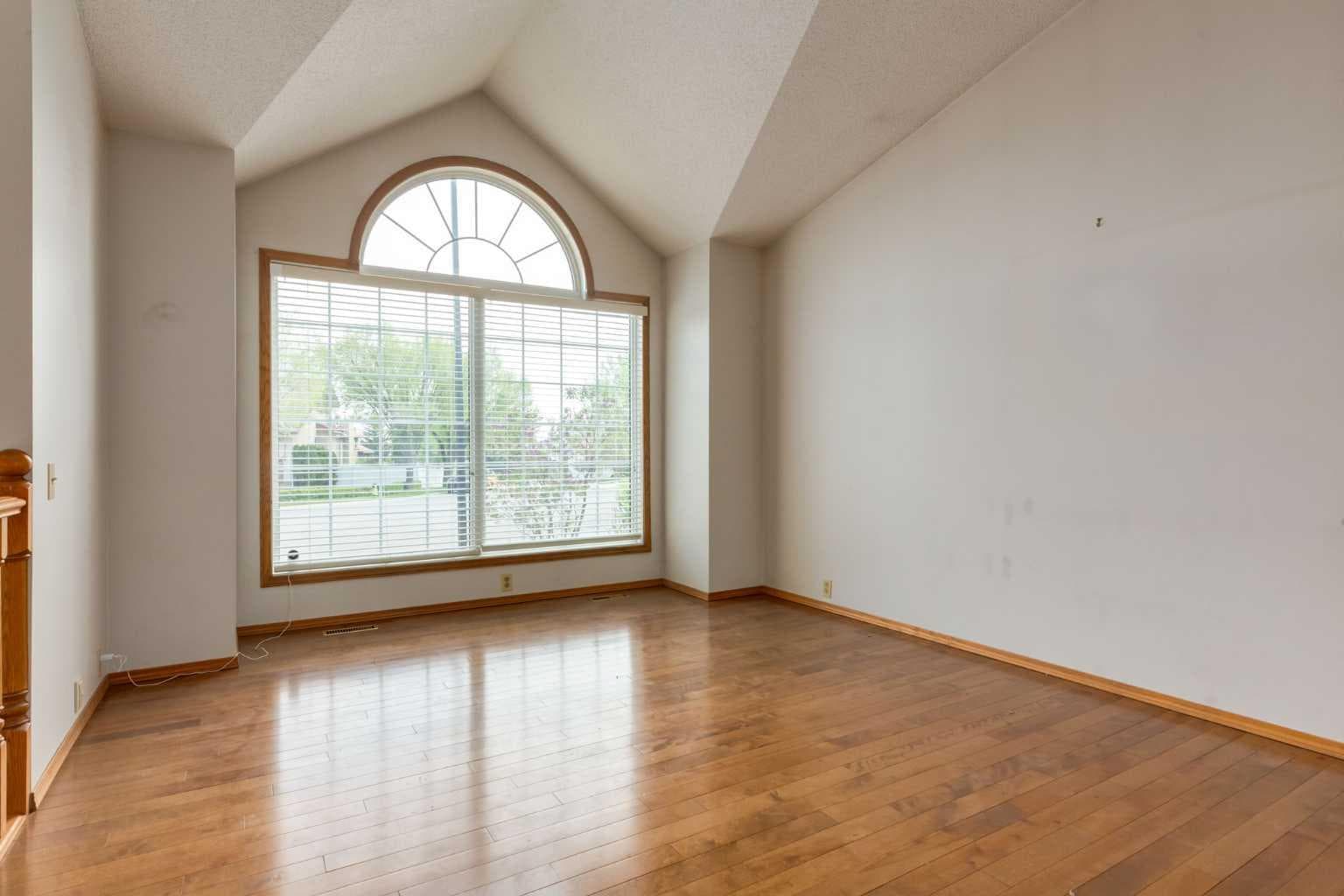 183 Edgevalley Circle NW — photo 3