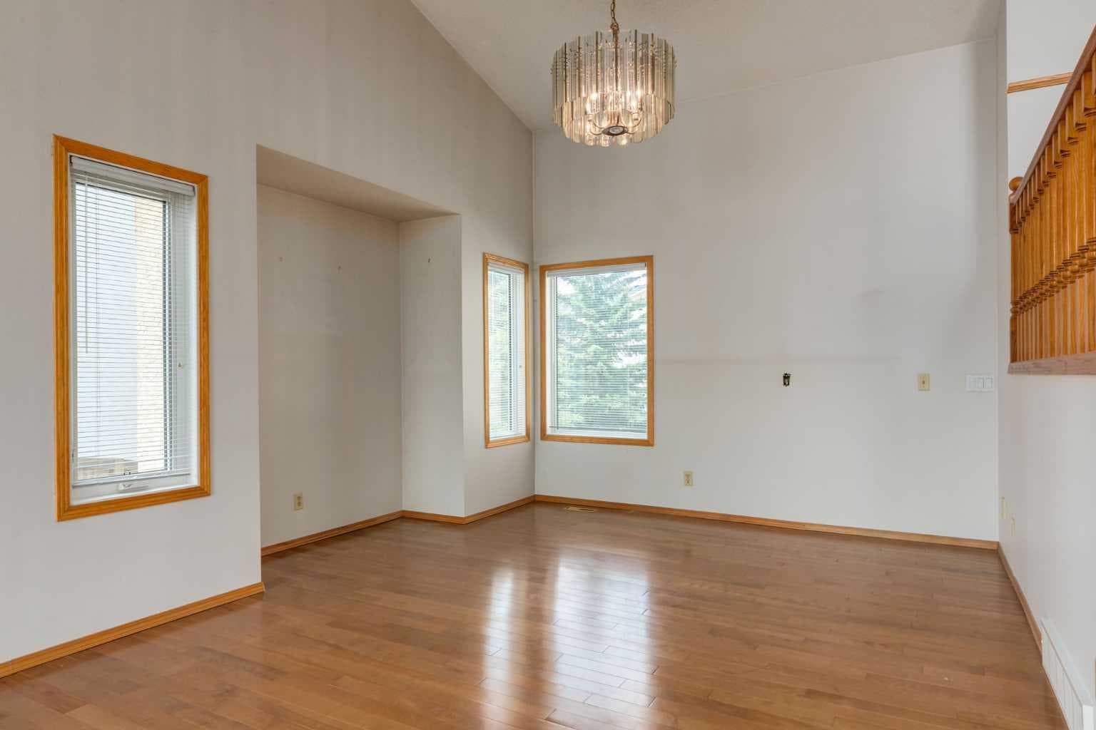 183 Edgevalley Circle NW — photo 4