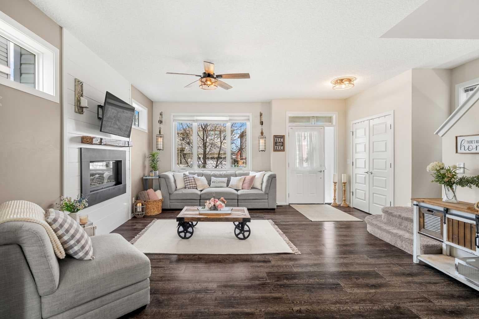 1717 Baywater Road SW — photo 3