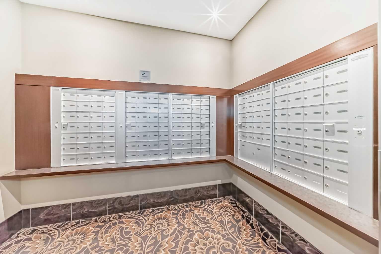 2008, 920 5 Avenue SW — photo 3
