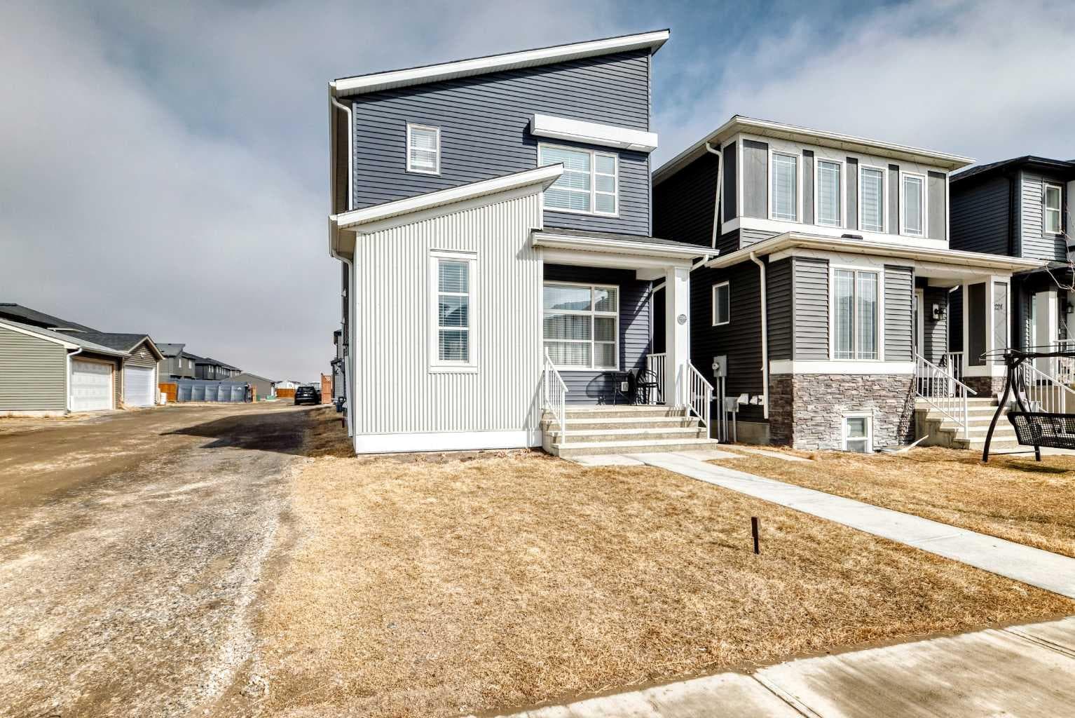 220 Cornerstone Grove NE — photo 1