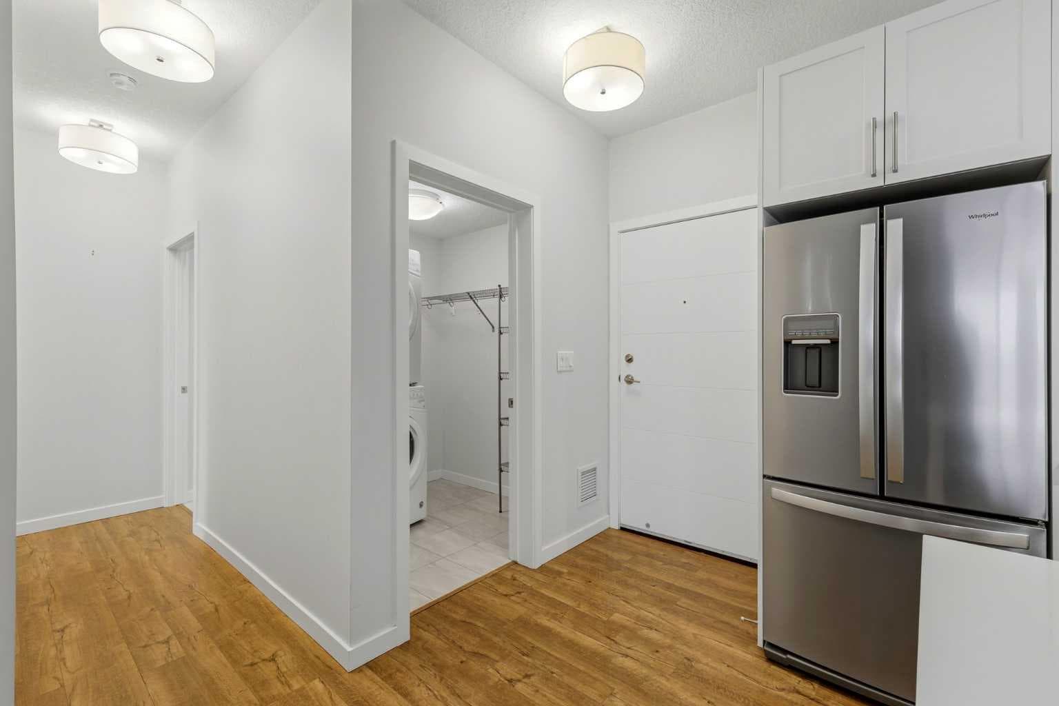 212, 122 Mahogany Centre SE — photo 3