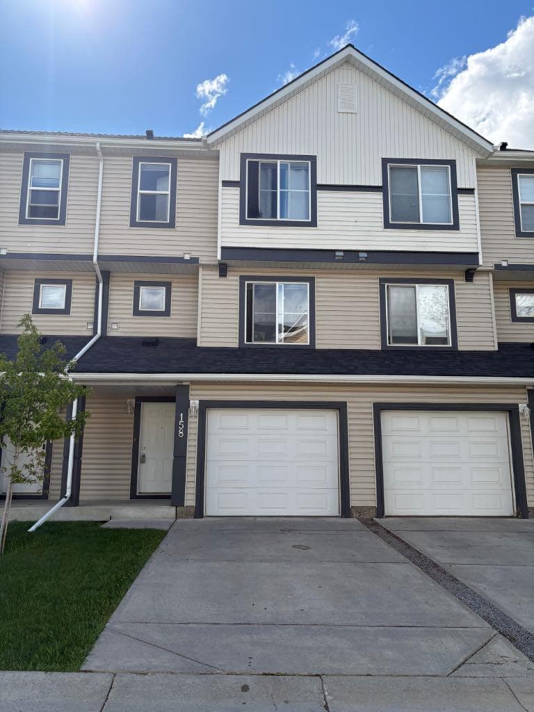 158 Everhollow Heights SW — photo 1