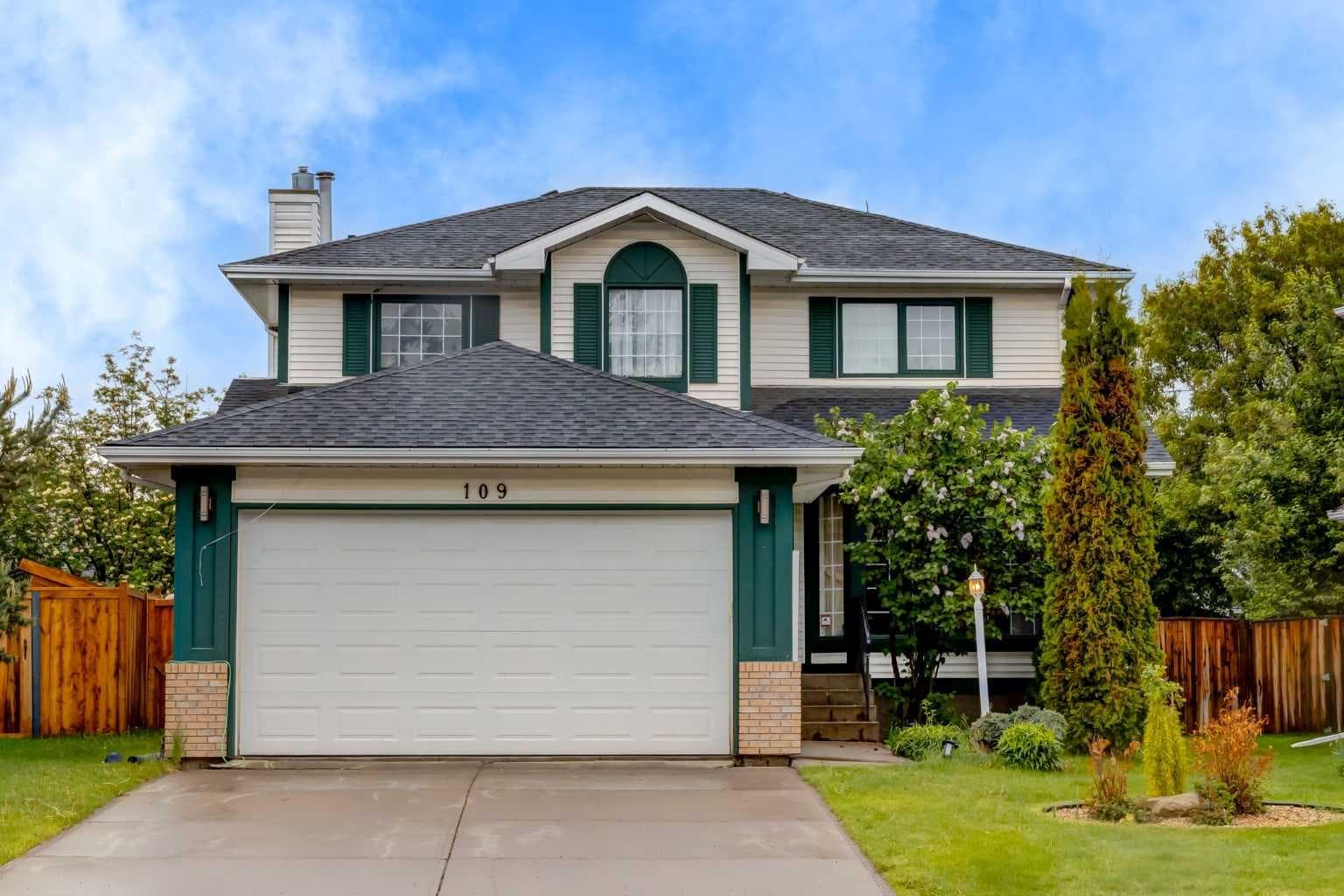 109 Shawbrooke Close SW — photo 1