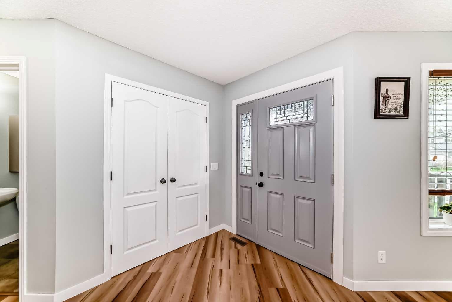 167 Fairways Close NW — photo 4