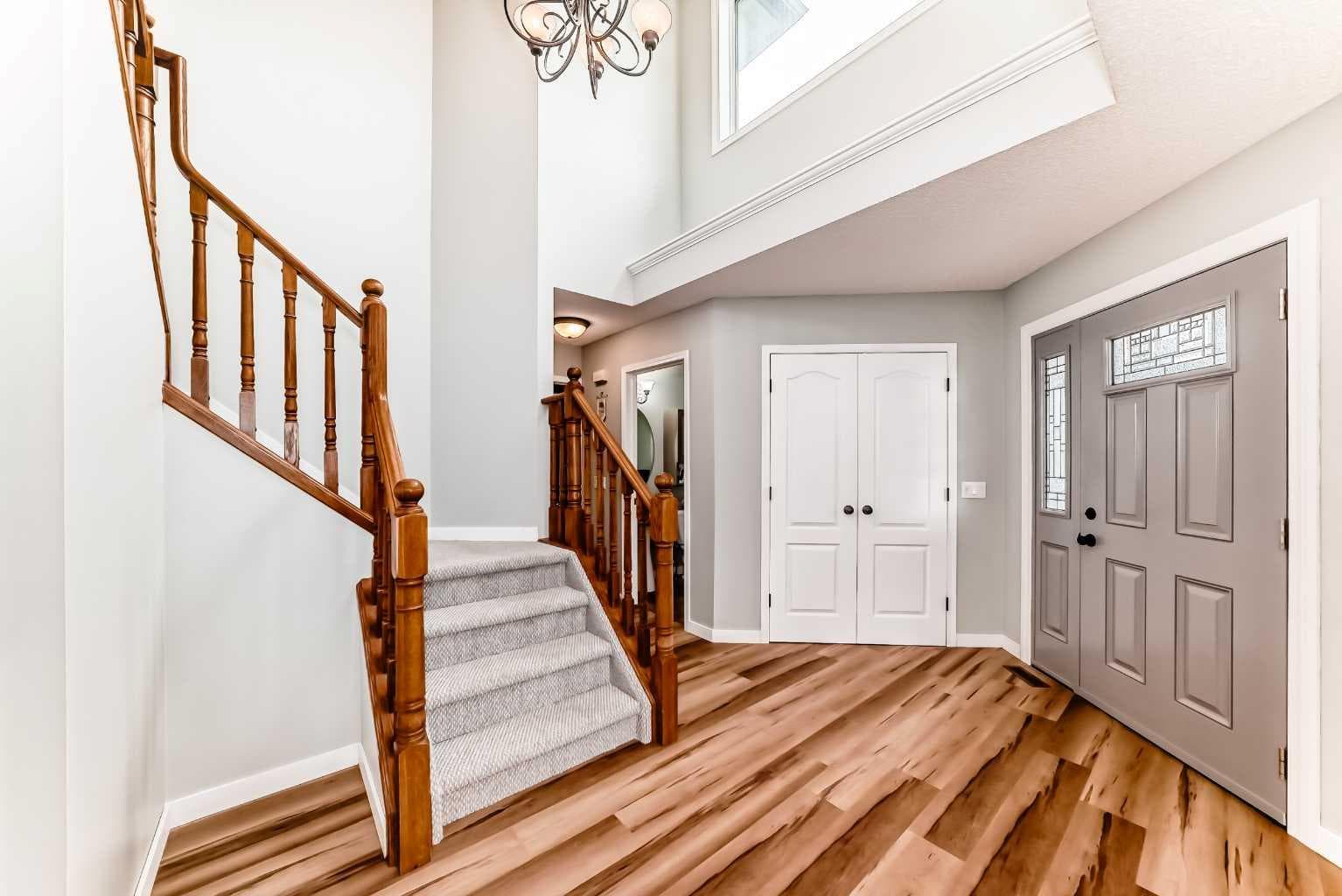 167 Fairways Close NW — photo 5