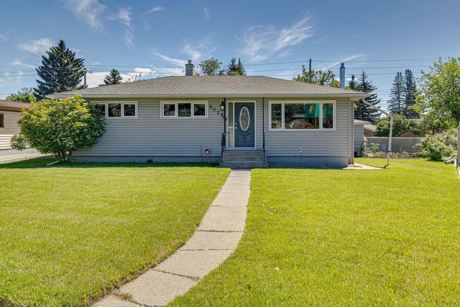 8028 5 Street SW — photo 1