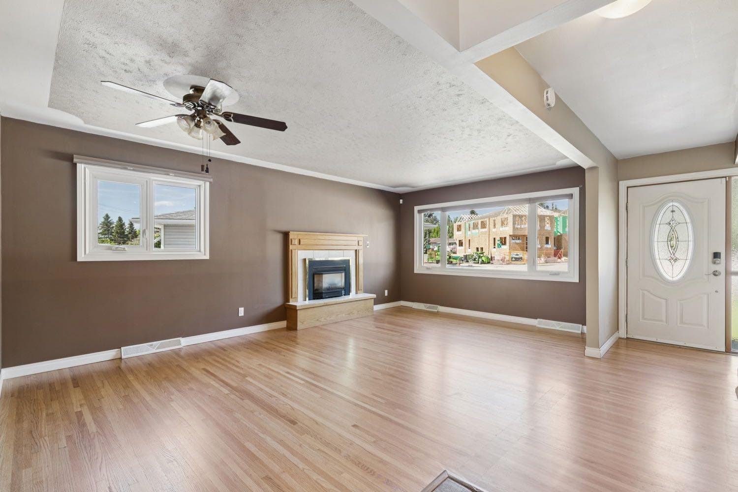 8028 5 Street SW — photo 3