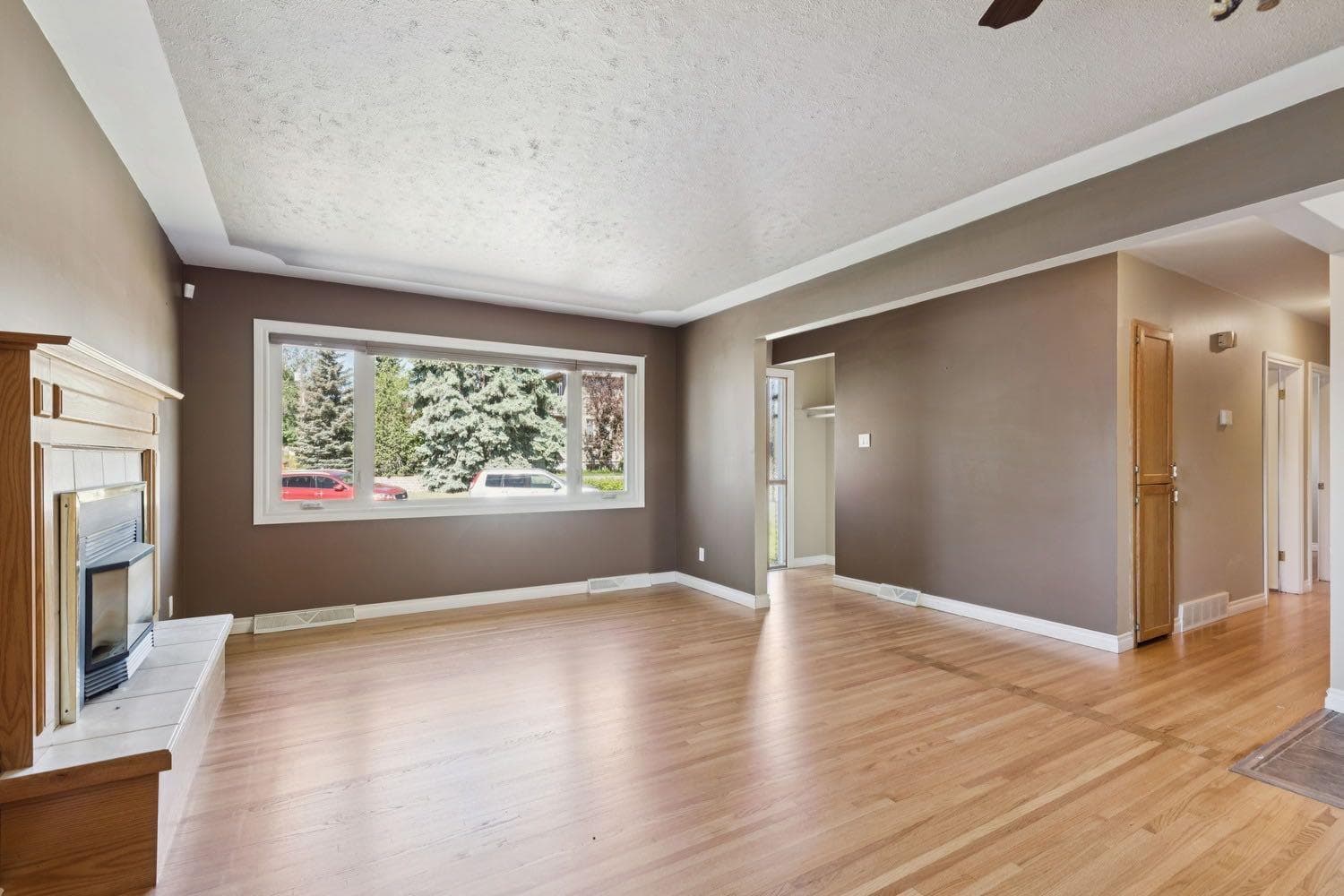 8028 5 Street SW — photo 5