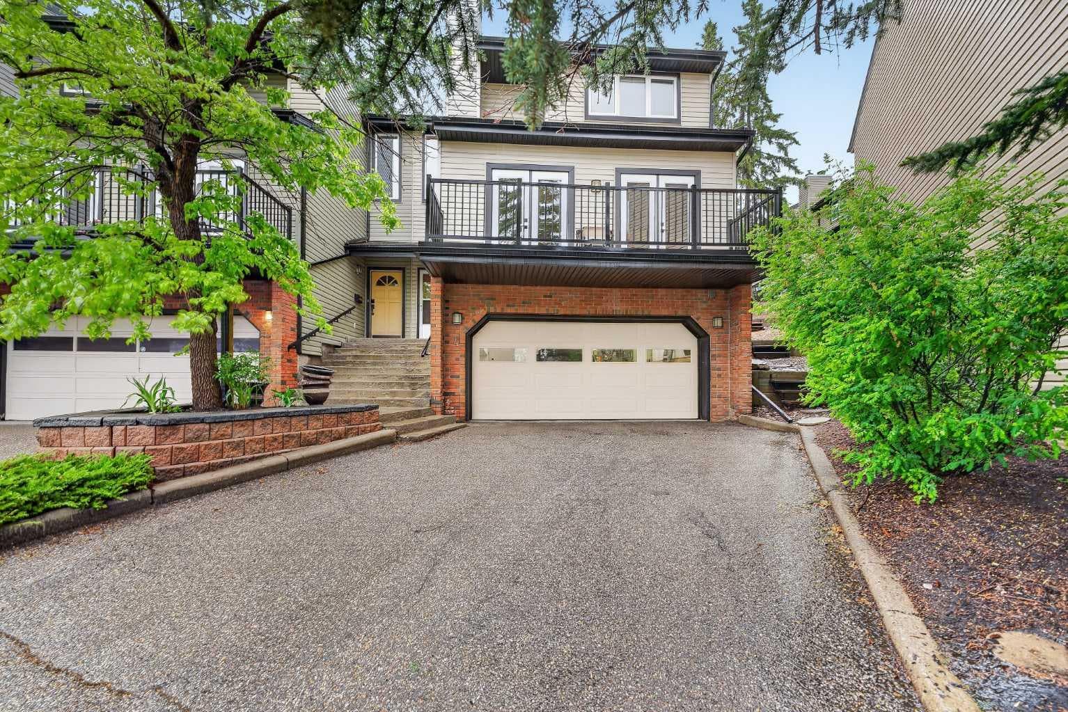 4, 448 Strathcona Drive SW — photo 1