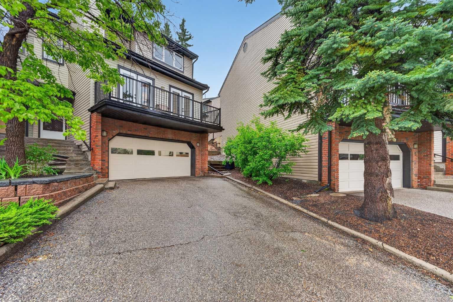 4, 448 Strathcona Drive SW — photo 2