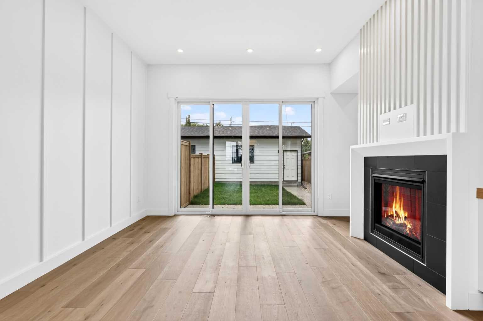 1119 Regal Crescent NE — photo 5