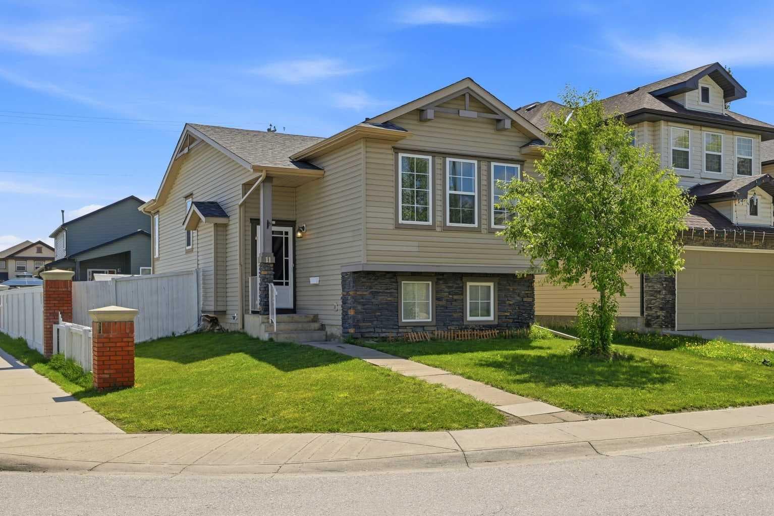 11 Covecreek Close NE — photo 1