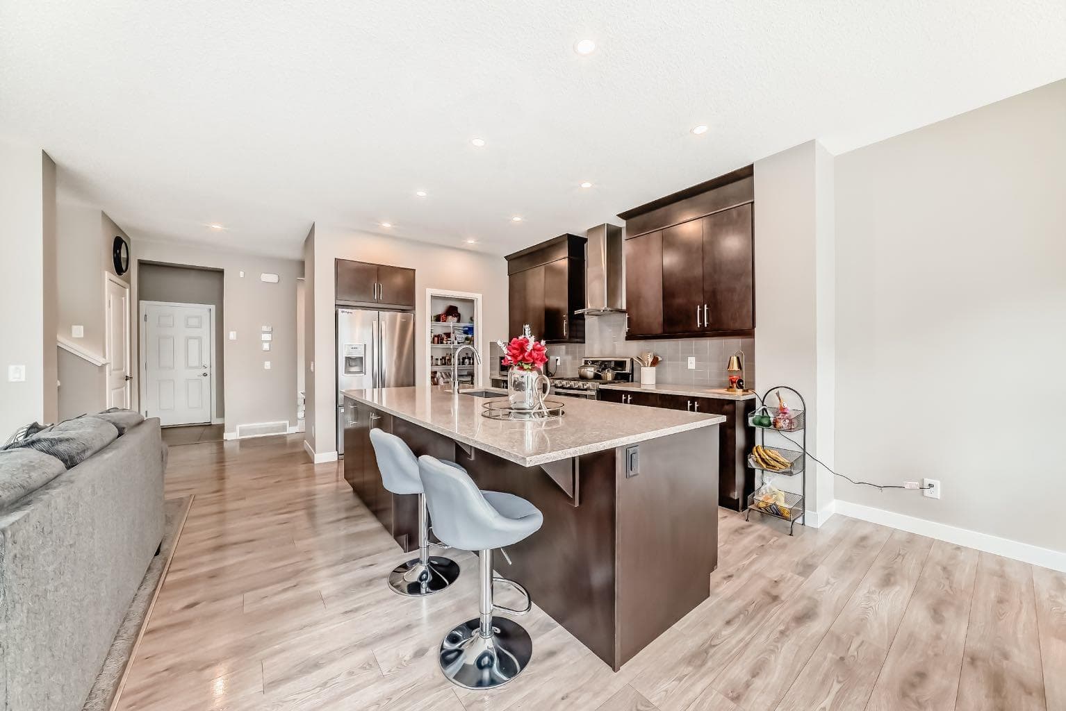 259 Kingfisher Crescent SE — photo 4