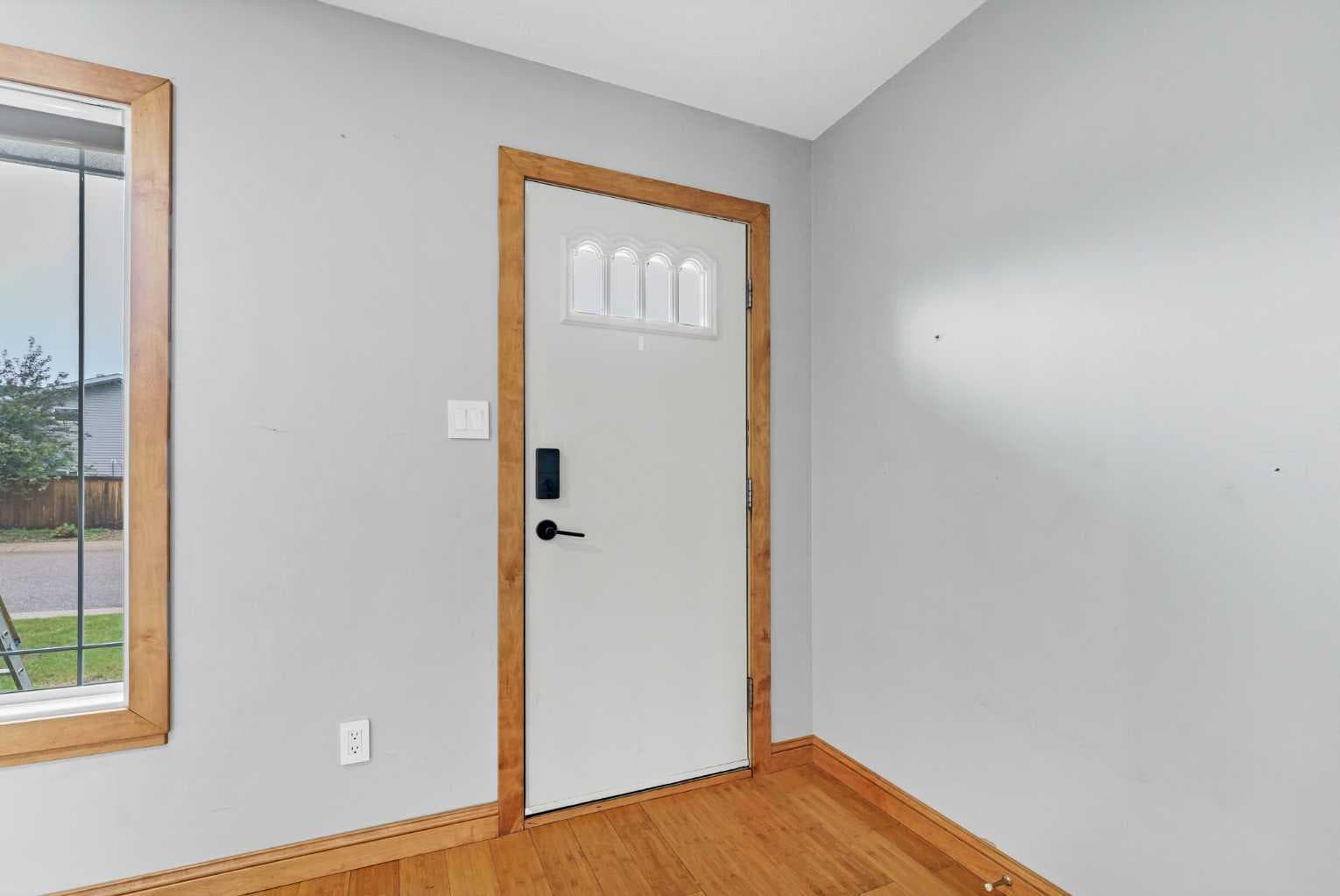 123 Rossland Road SE — photo 5