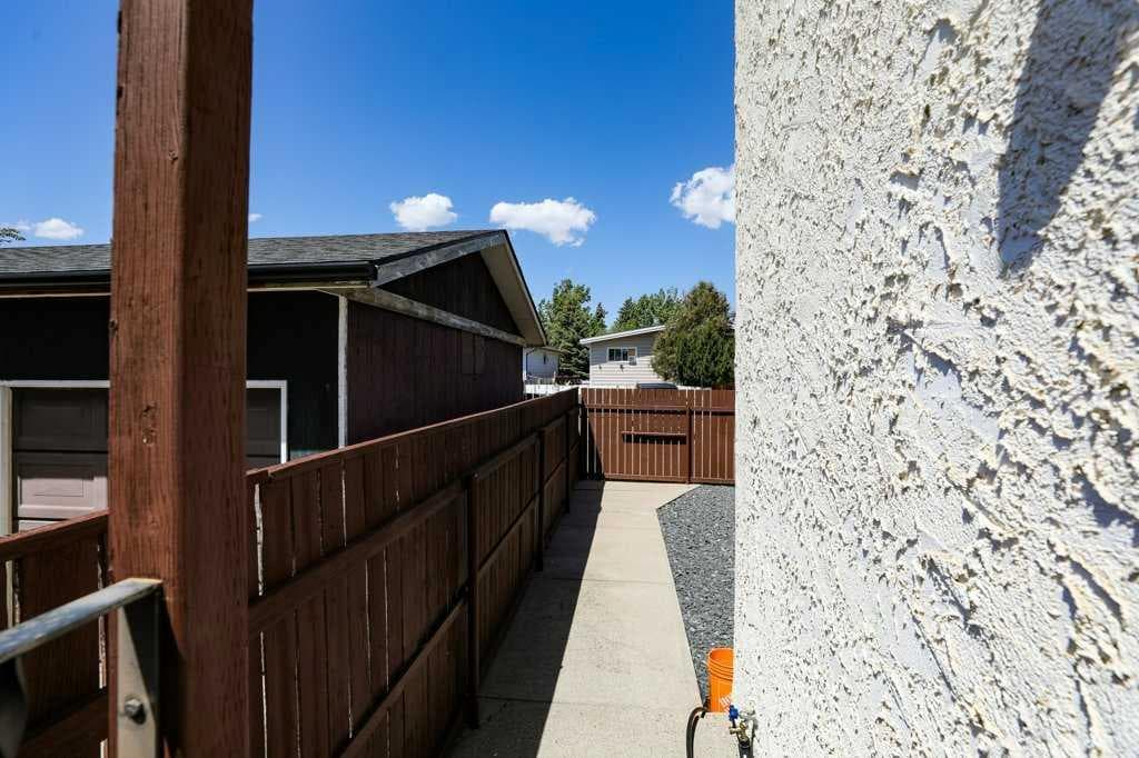 729 Columbia Boulevard W — photo 2