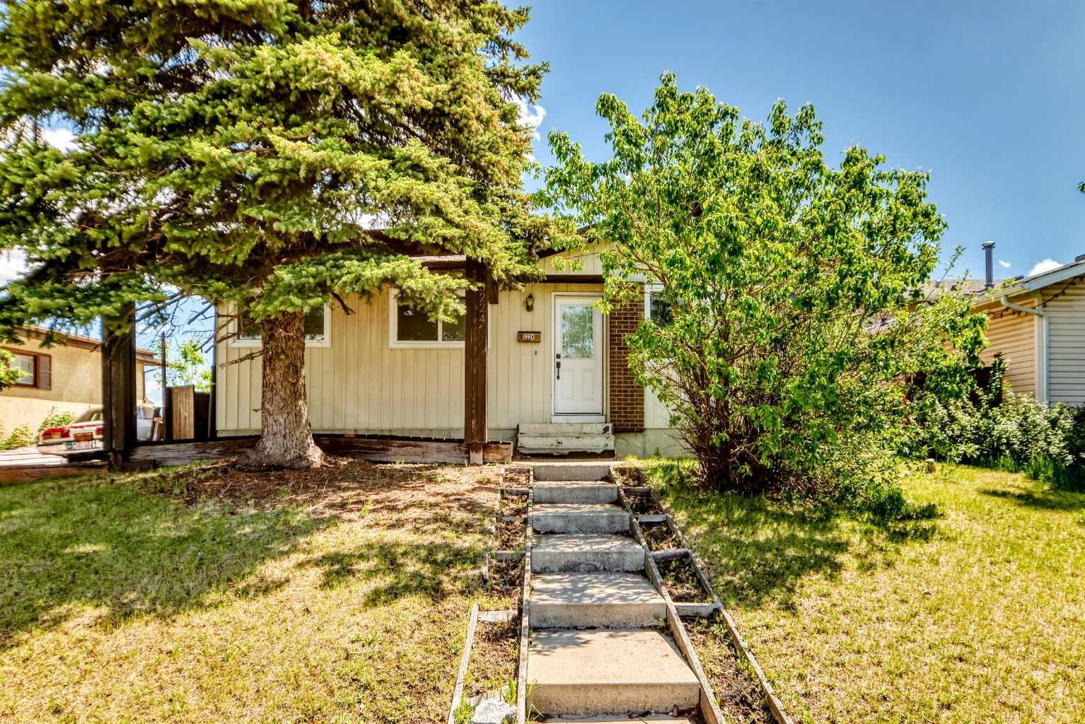 3224 Rundlelawn Road NE — photo 1