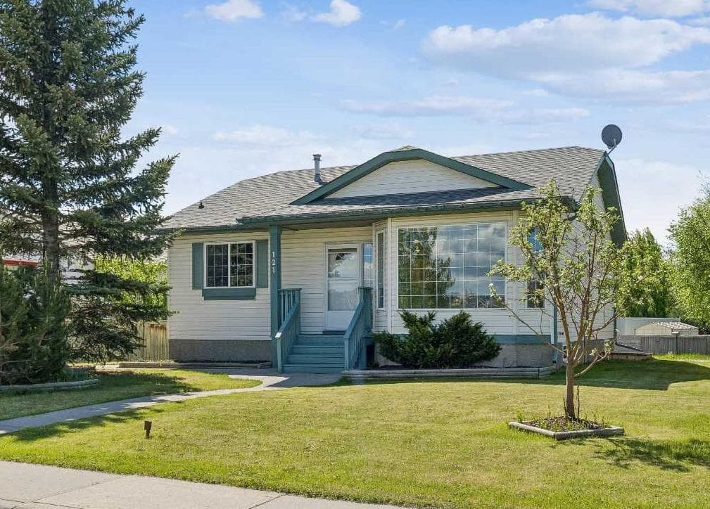 121 Quigley Drive — photo 1