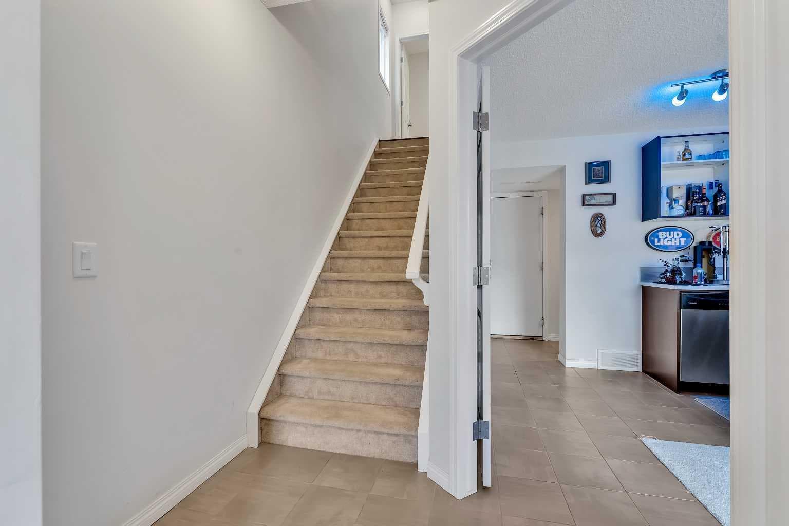 569 savanna Boulevard NE — photo 3