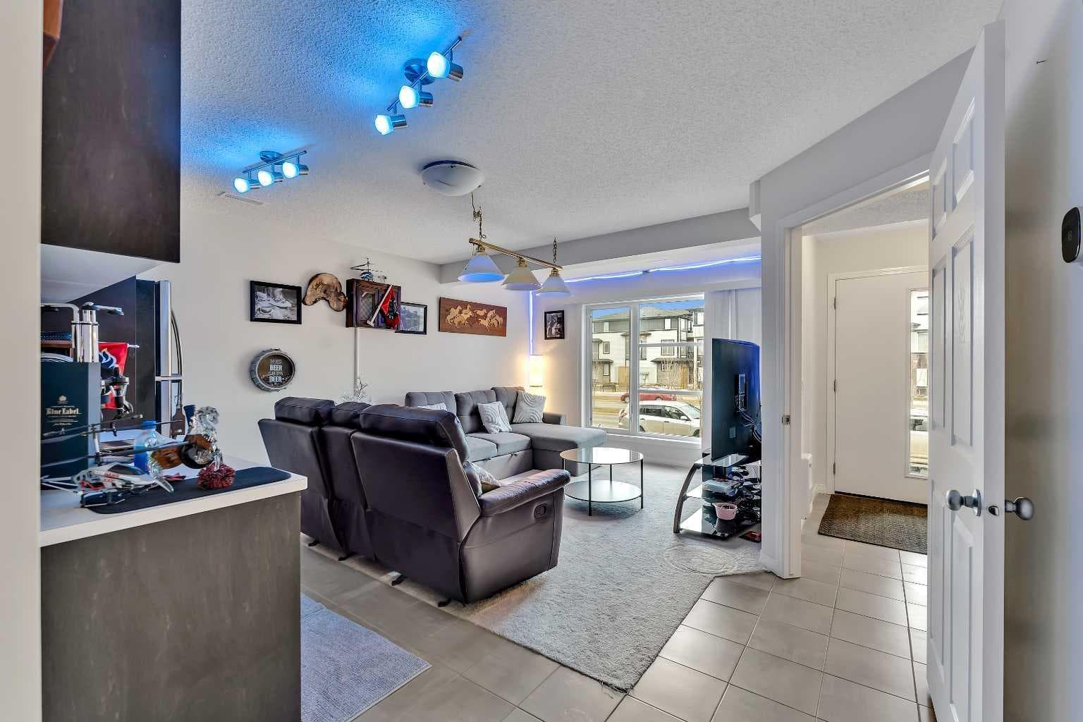 569 savanna Boulevard NE — photo 4