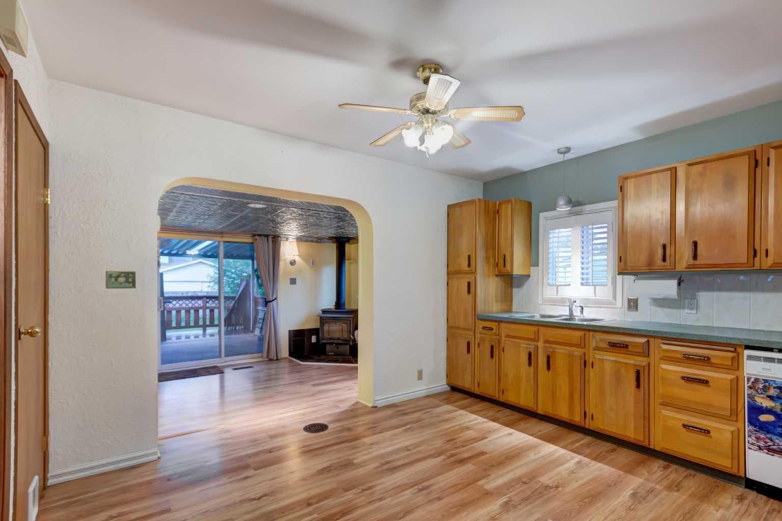 7412 22 Street SE — photo 5