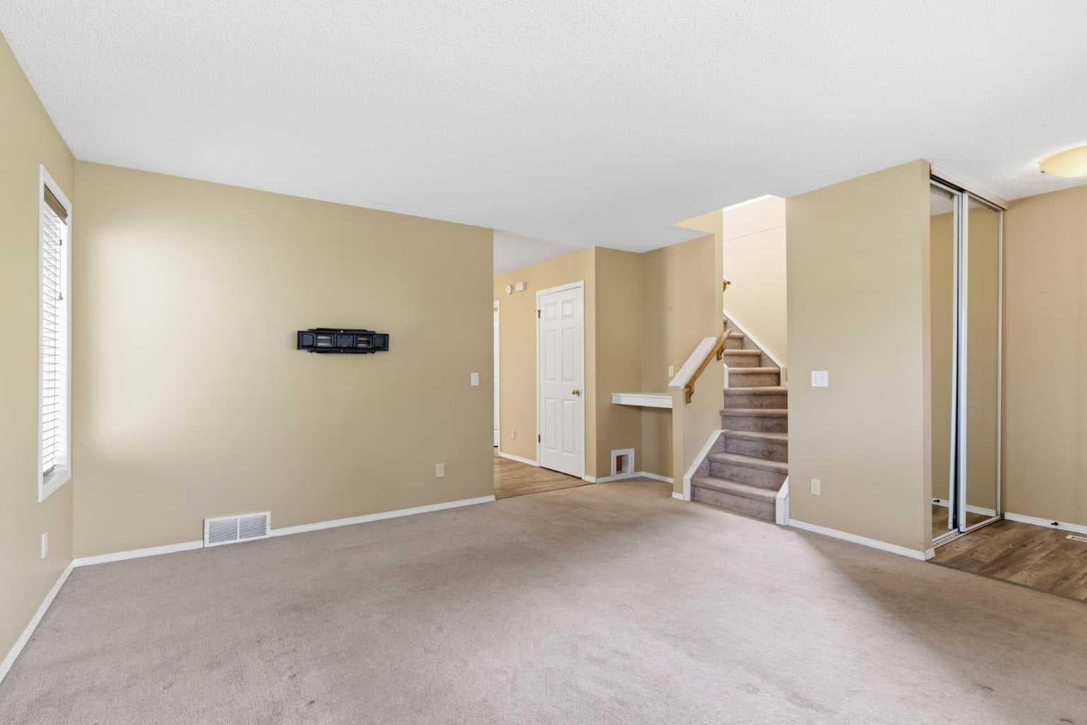 109 Arbour Wood Mews NW — photo 4