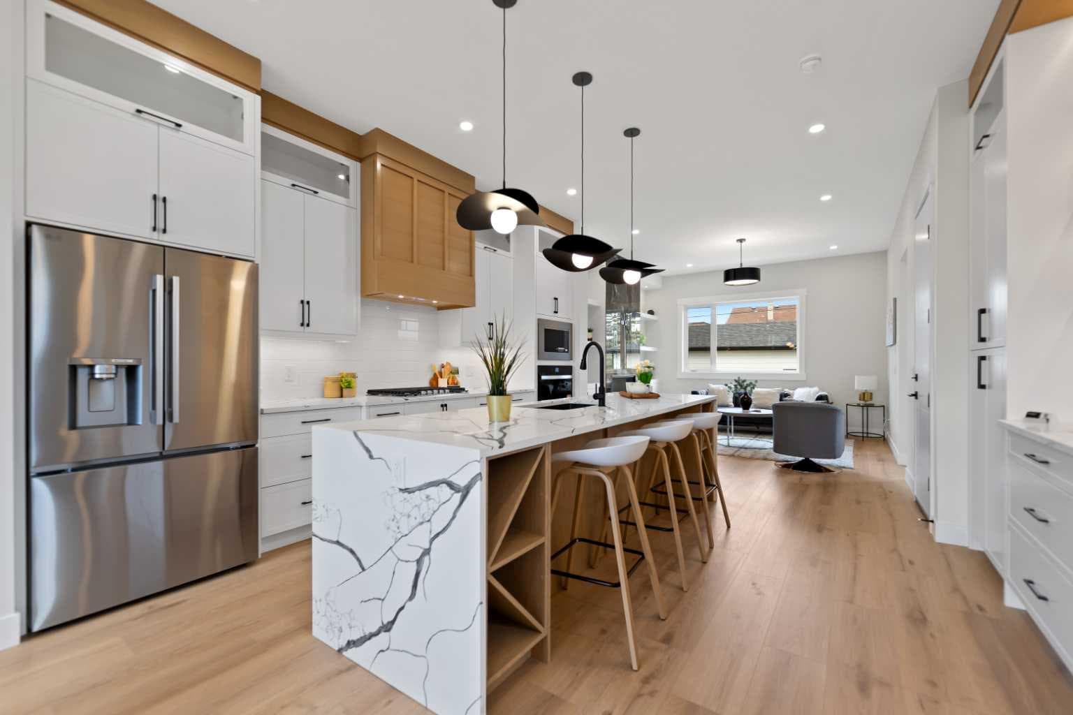 8106 47 Avenue NW — photo 5