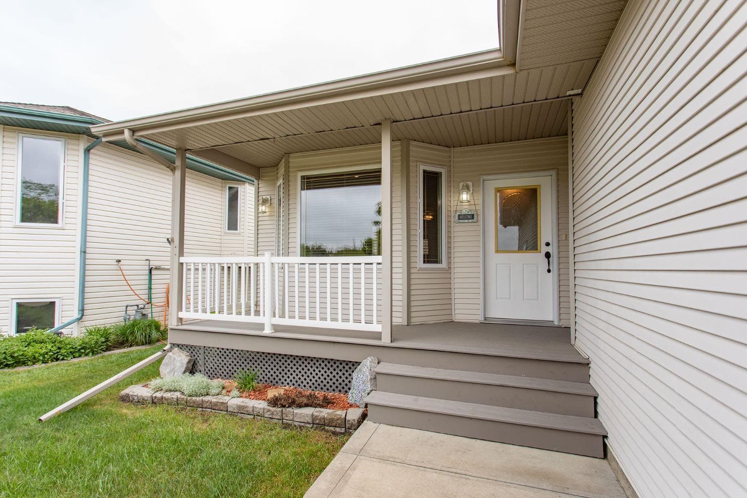 189 Lampard Crescent — photo 2