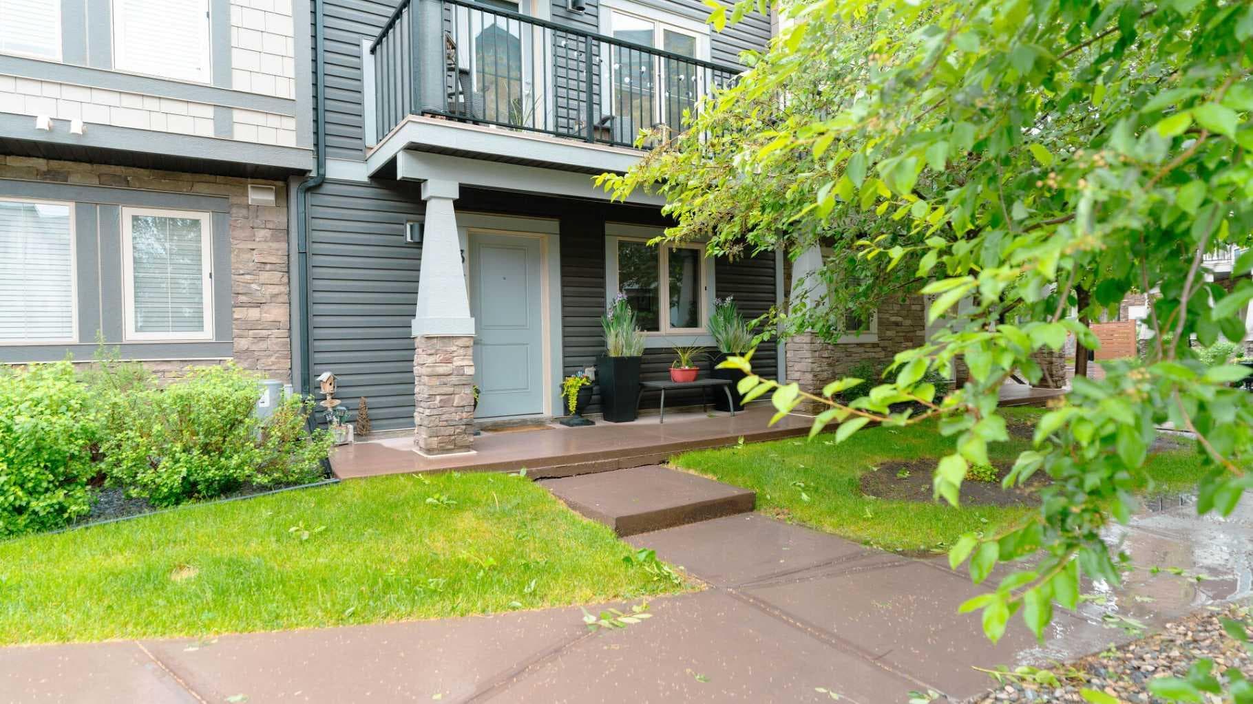 340 Legacy Point SE — photo 2