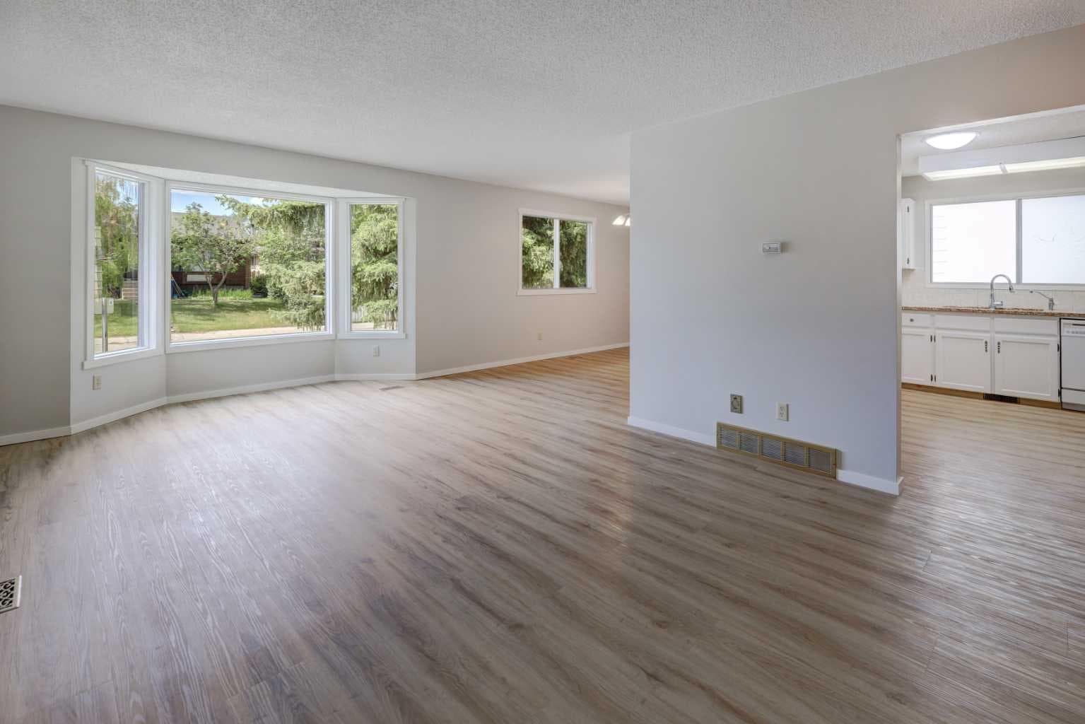 9 Maple Leaf Road — photo 3