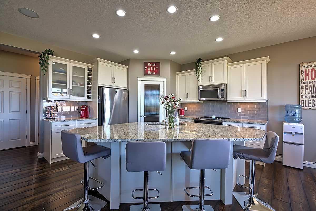 732 Hampton Hills Drive NE — photo 2