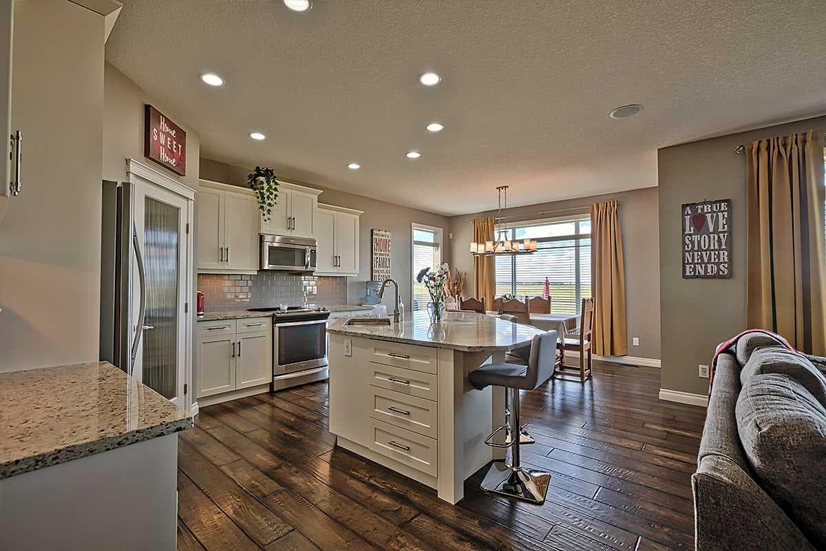 732 Hampton Hills Drive NE — photo 3