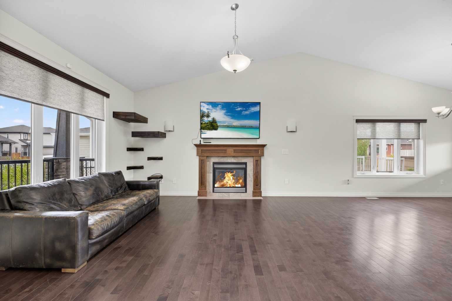 17 Viceroy Crescent — photo 2