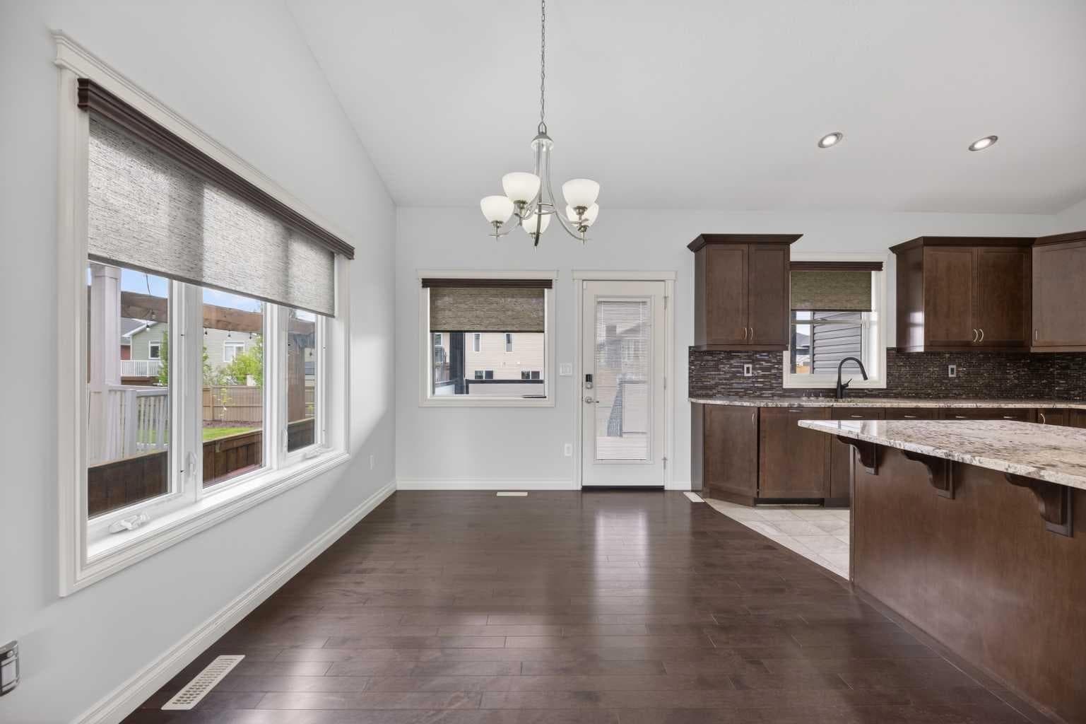 17 Viceroy Crescent — photo 4
