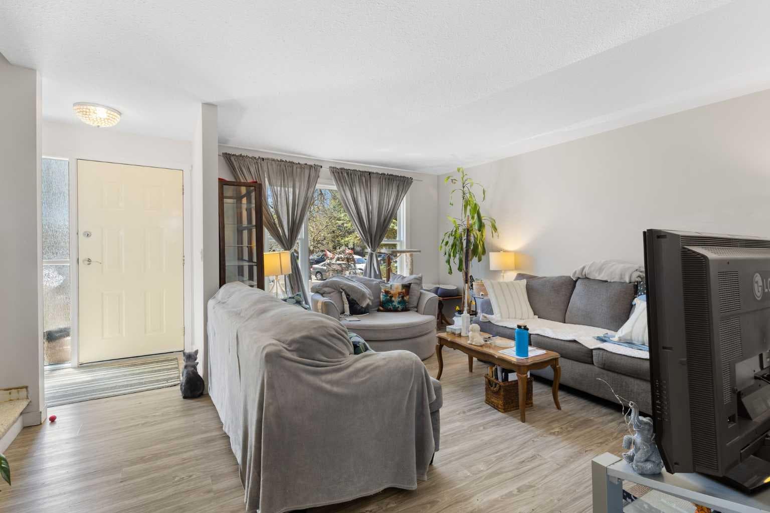 252 Templeview Way NE — photo 3