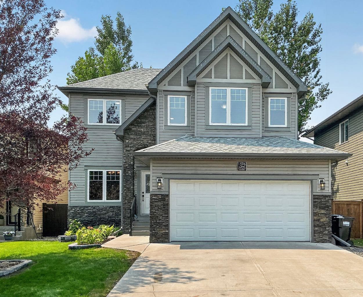 1596 Coalbanks Boulevard W — photo 1