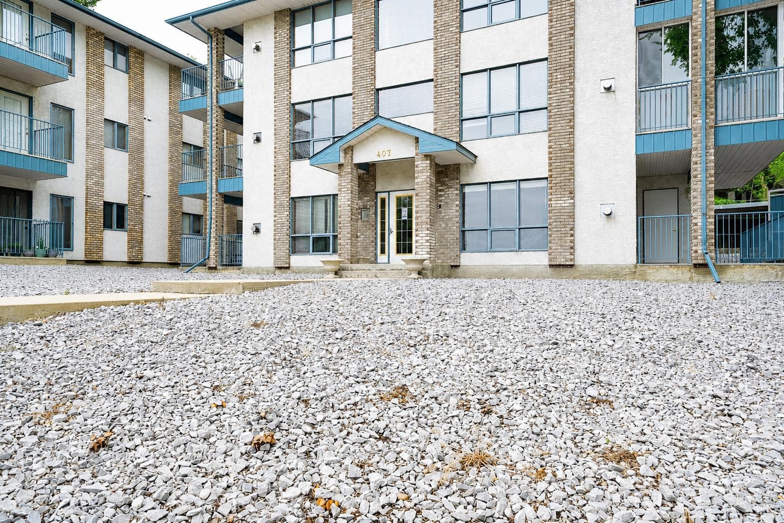 4, 407 Macleod Trail SE — photo 3